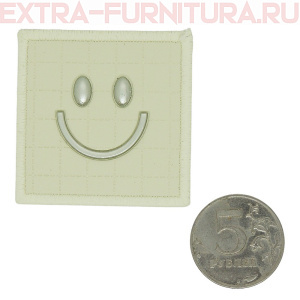 Нашивка под кожу квадрат "смайл" 4,5*4,5см молочный